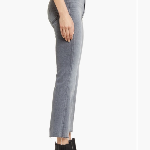 ๐ฉถNWT MOTHER DENIM HUSTLER FRAY HEM FLARE JEANS (Daytona Nights) 30 - Picture 12 of 17